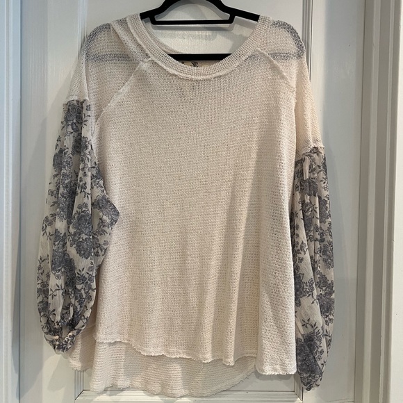 Blu-Pepper Crochet Knit Sweater with Flowing Sleeves NWOT - Picture 5 of 7